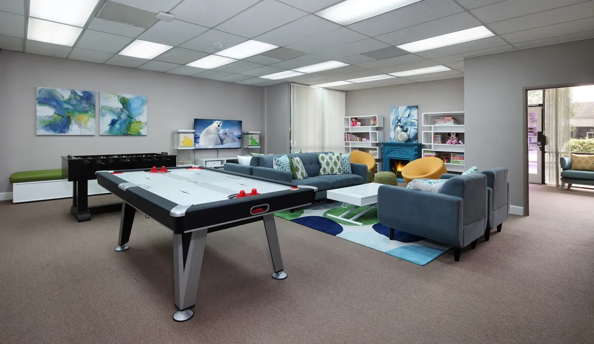 27 Diamonds Showroom Interior Designer