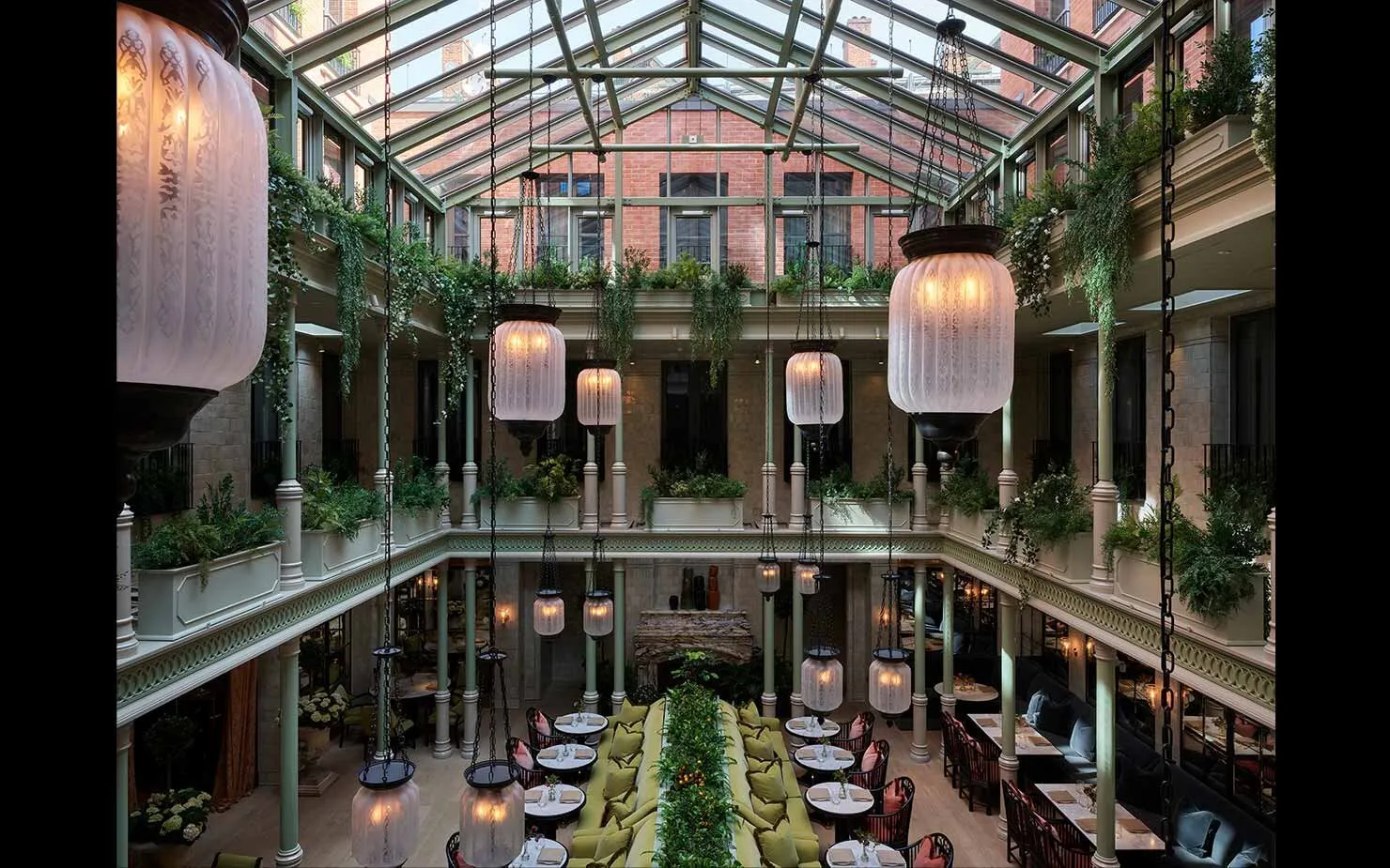 Roman and Williams Buildings and Interiors Restaurant Interior Designer