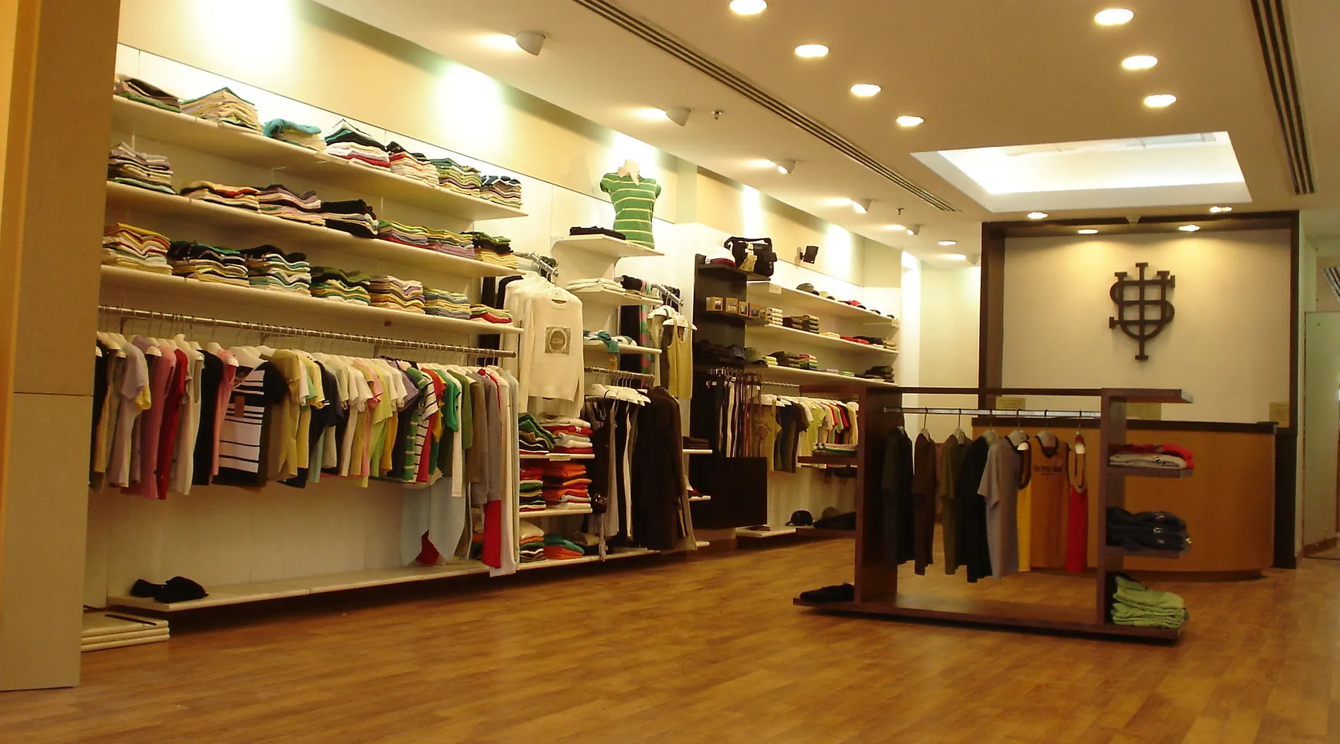 Amit Khanna Design Associates Shop Interior Designers in Delhi