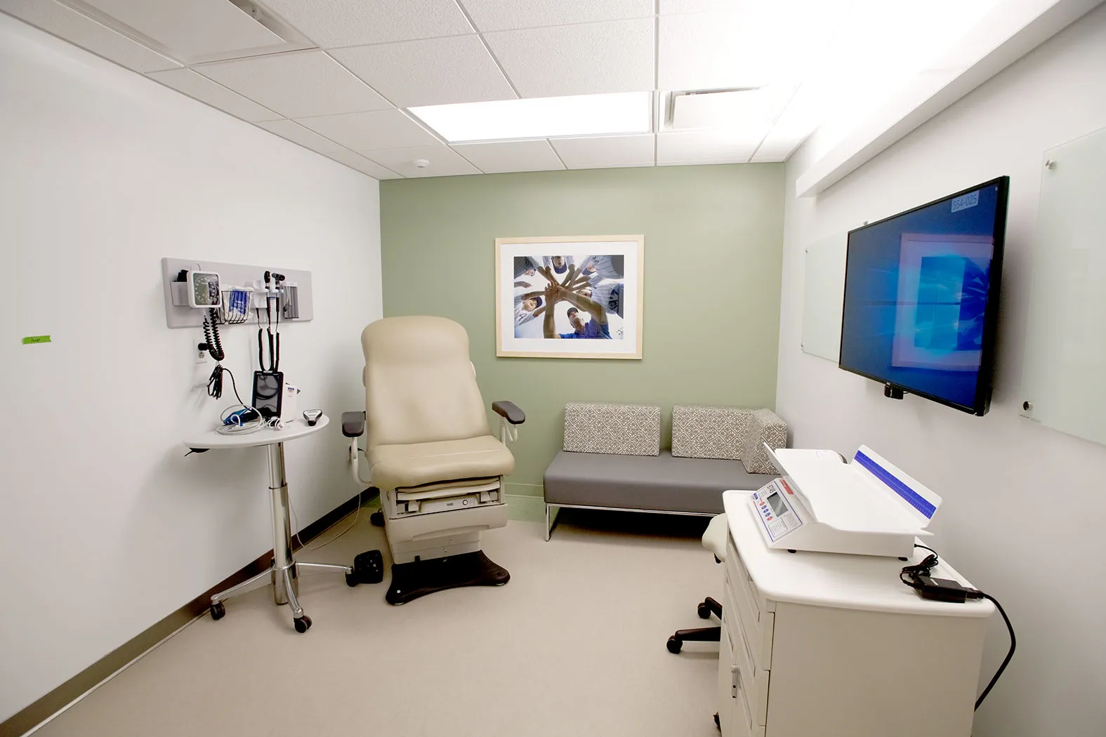 Apollo Clinic Interior Designers