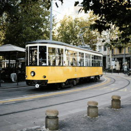 https://cdn.prod.website-files.com/664606c91c5d571706ce6f40/66cddb1fe66369efa63aa270_Tramway%20-%20Milano%20-%202.png