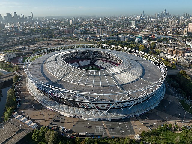 London_Olympic_Stadium_West_Ham.jpg