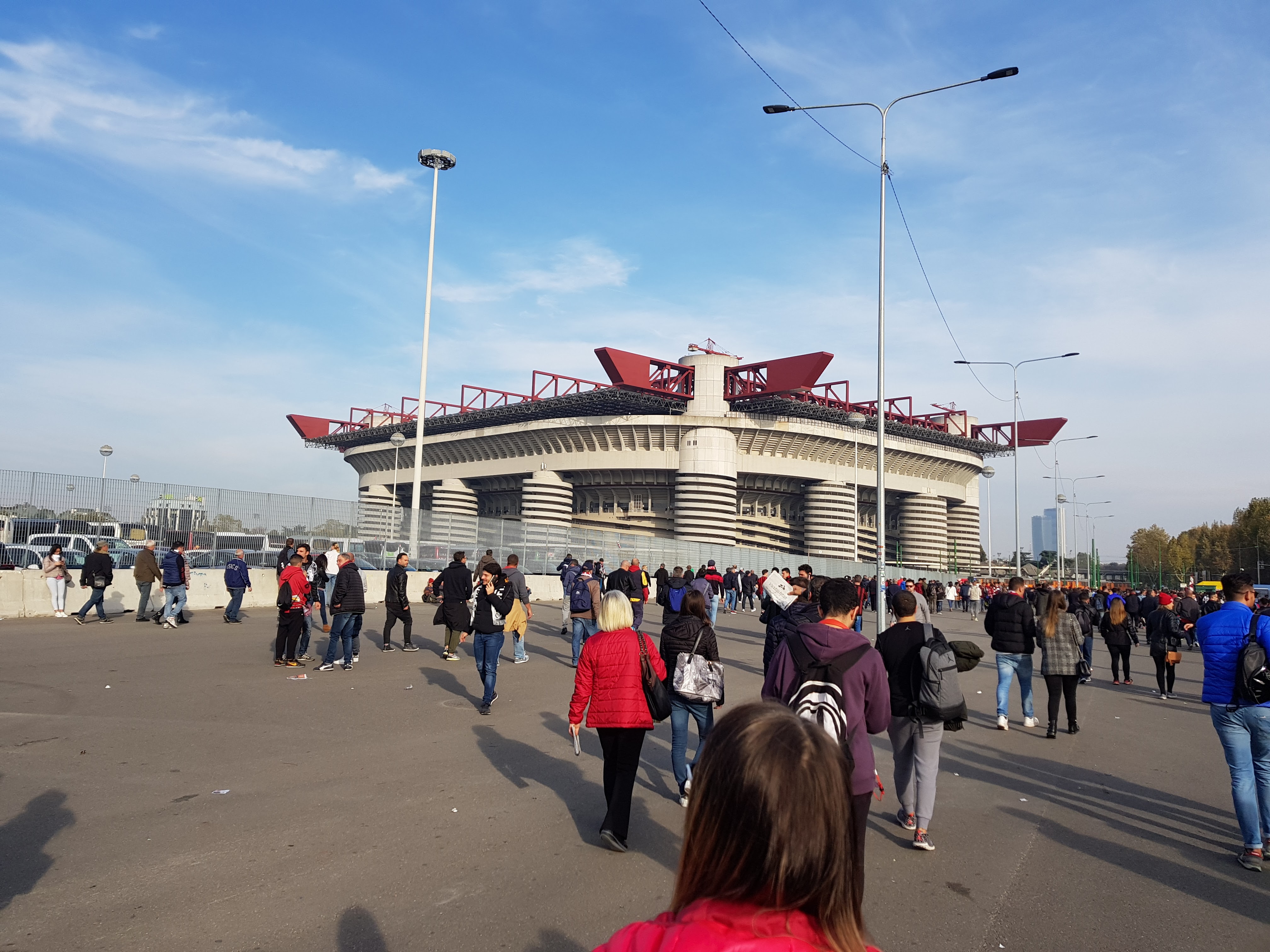 Un derby, une soirée de Coupe d'Europe, un stade dont vous connaissez le nom par cœur. Vous choisissez la rencontre, nous construisons le voyage autour.