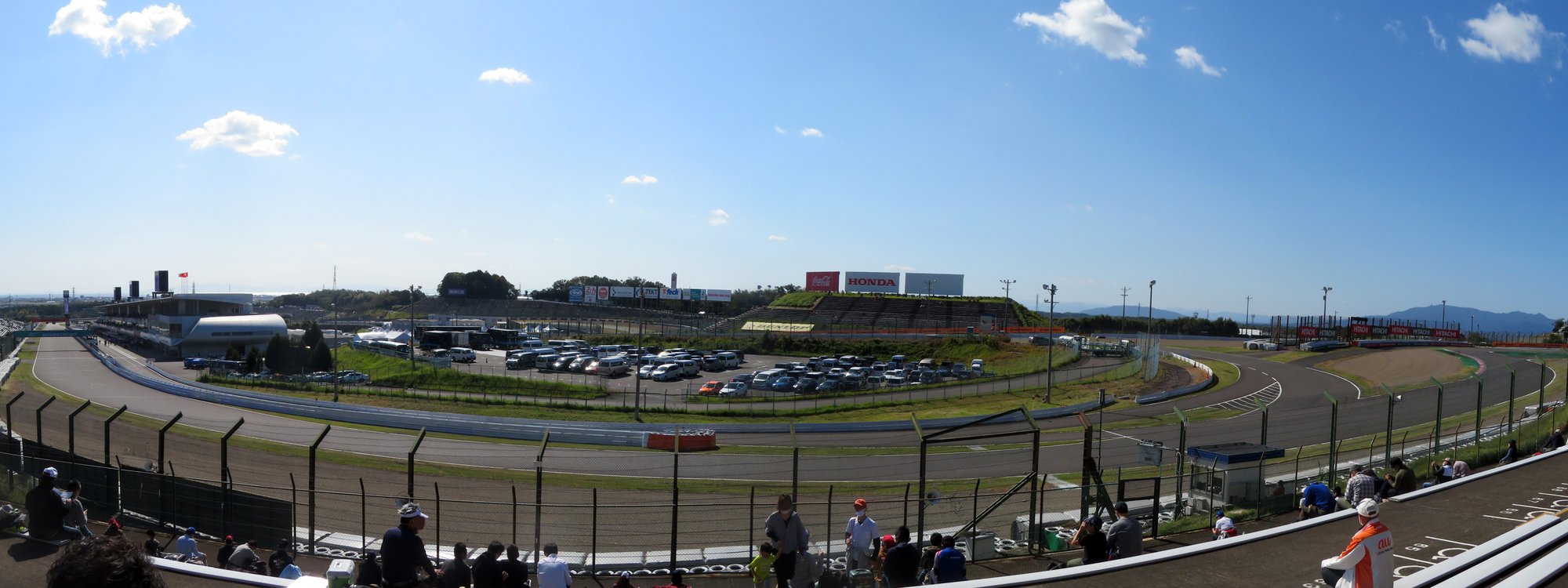Le dernier virage et les tribunes du circuit de Suzuka