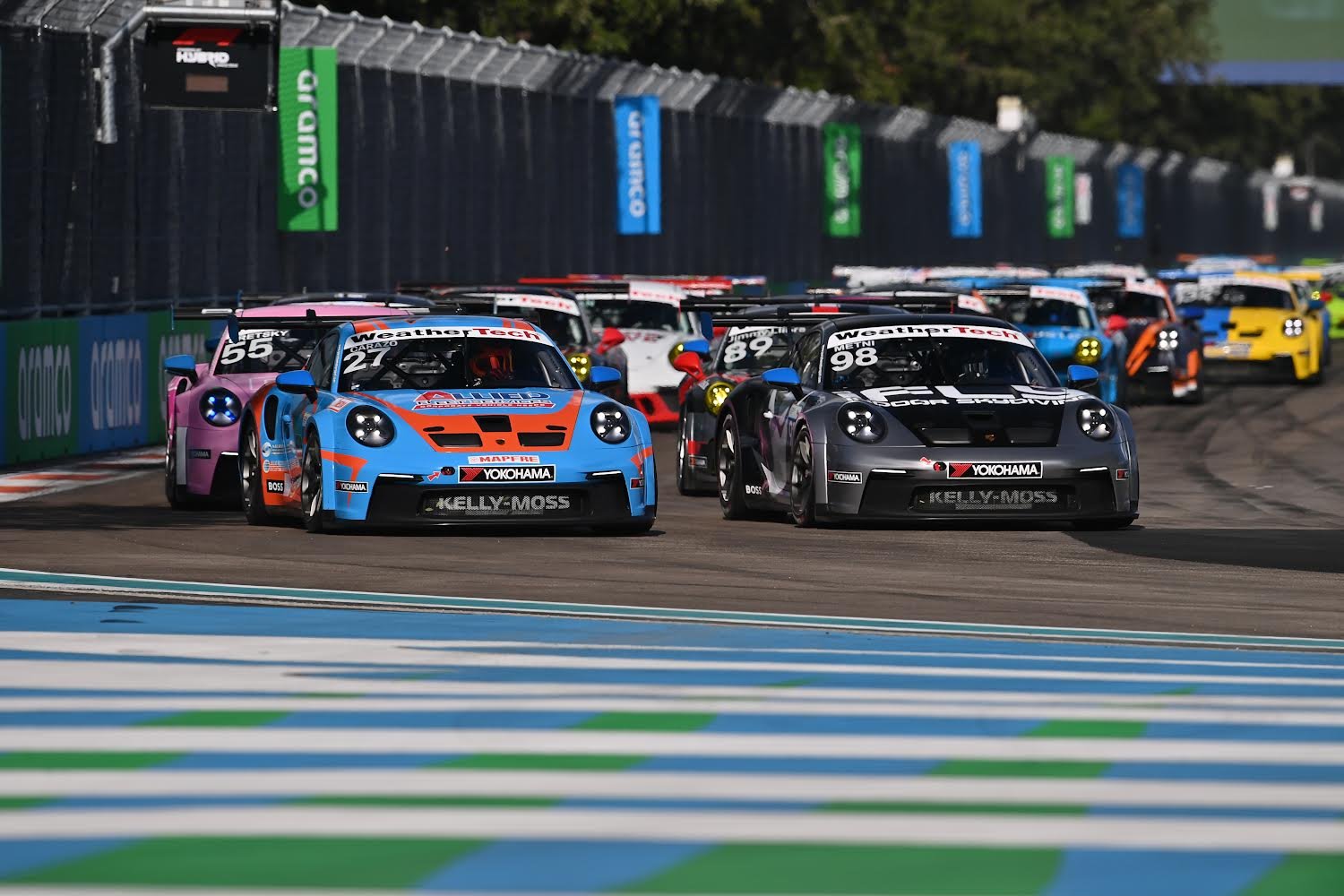 Départ de course sur la piste du Miami International Autodrome