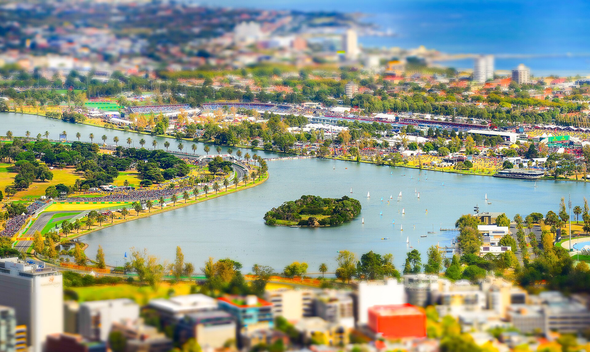Vue plongeante sur le lac d'Albert Park et le circuit du Grand Prix d'Australie, à Melbourne