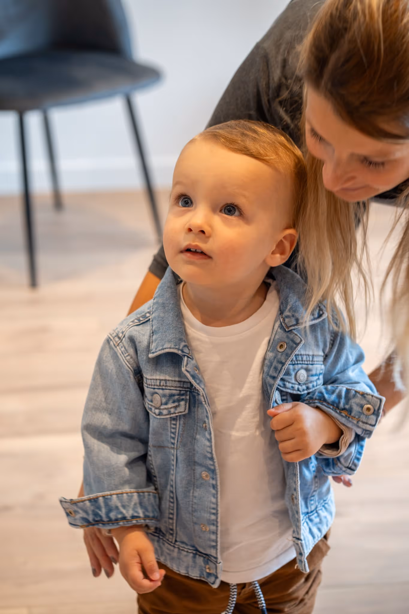 enfant garçon portant des vêtements d'occasion SWAPii