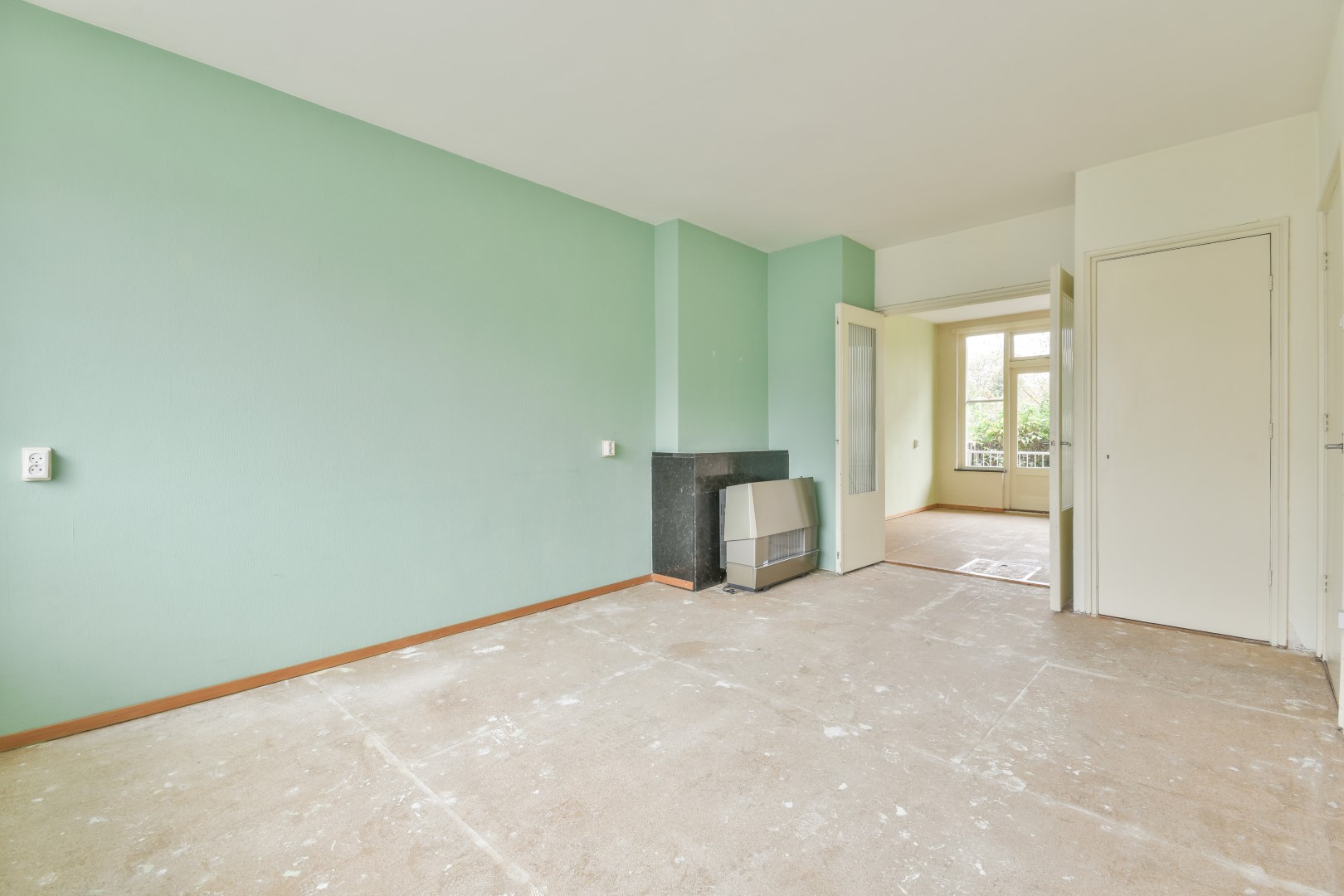 Maintaining interior paint in Reston home