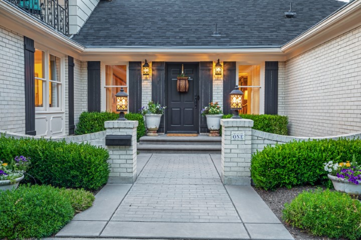 Satisfied customers in Herndon with exterior paint