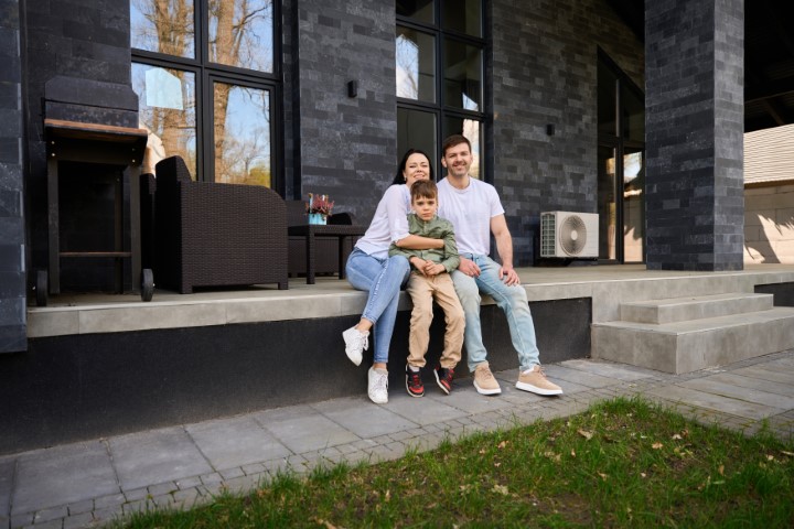 Satisfied customers in Falls Church with new exterior paint