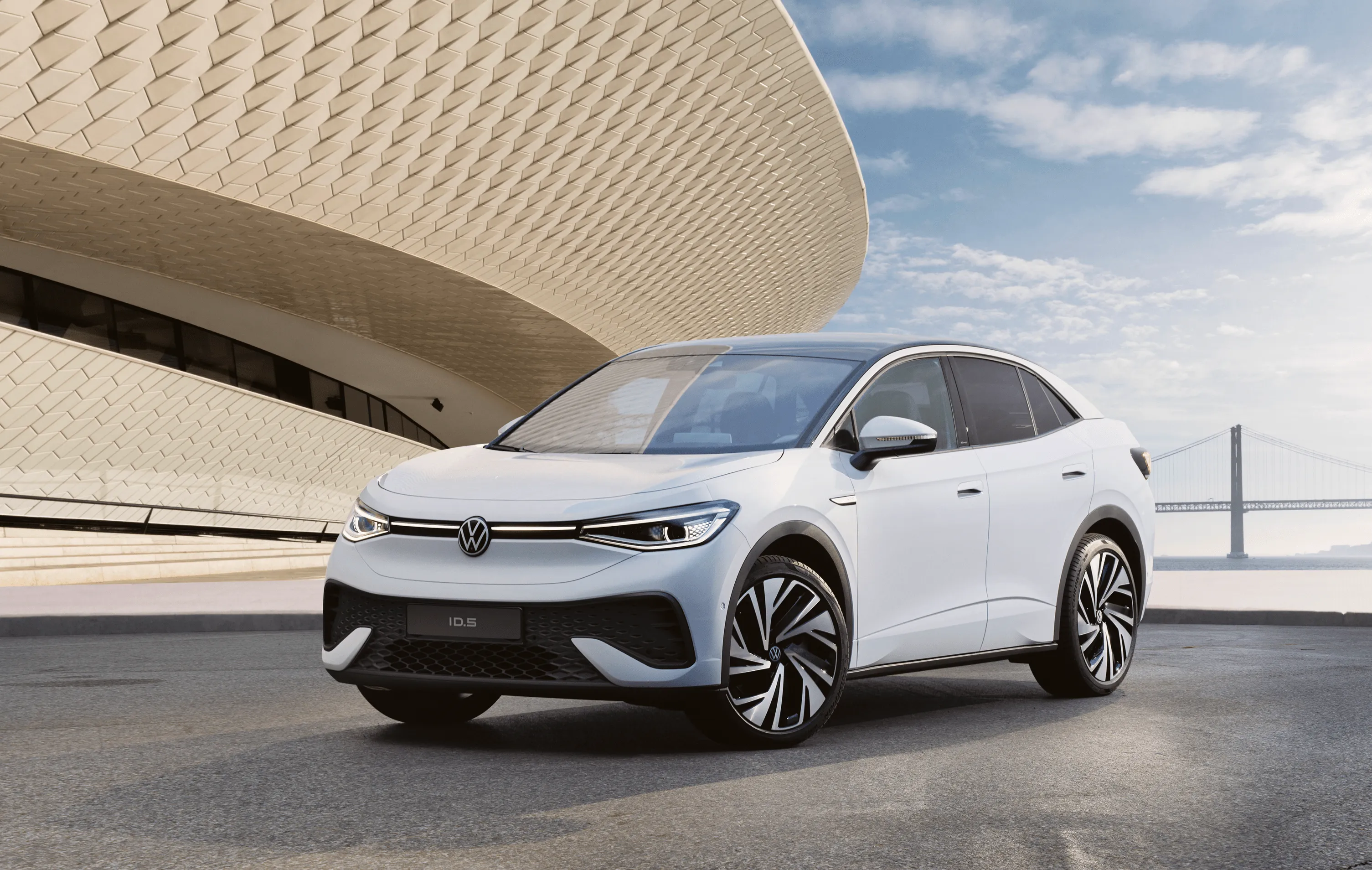 Volkswagen makes the new all electric ID.5 available in the UK