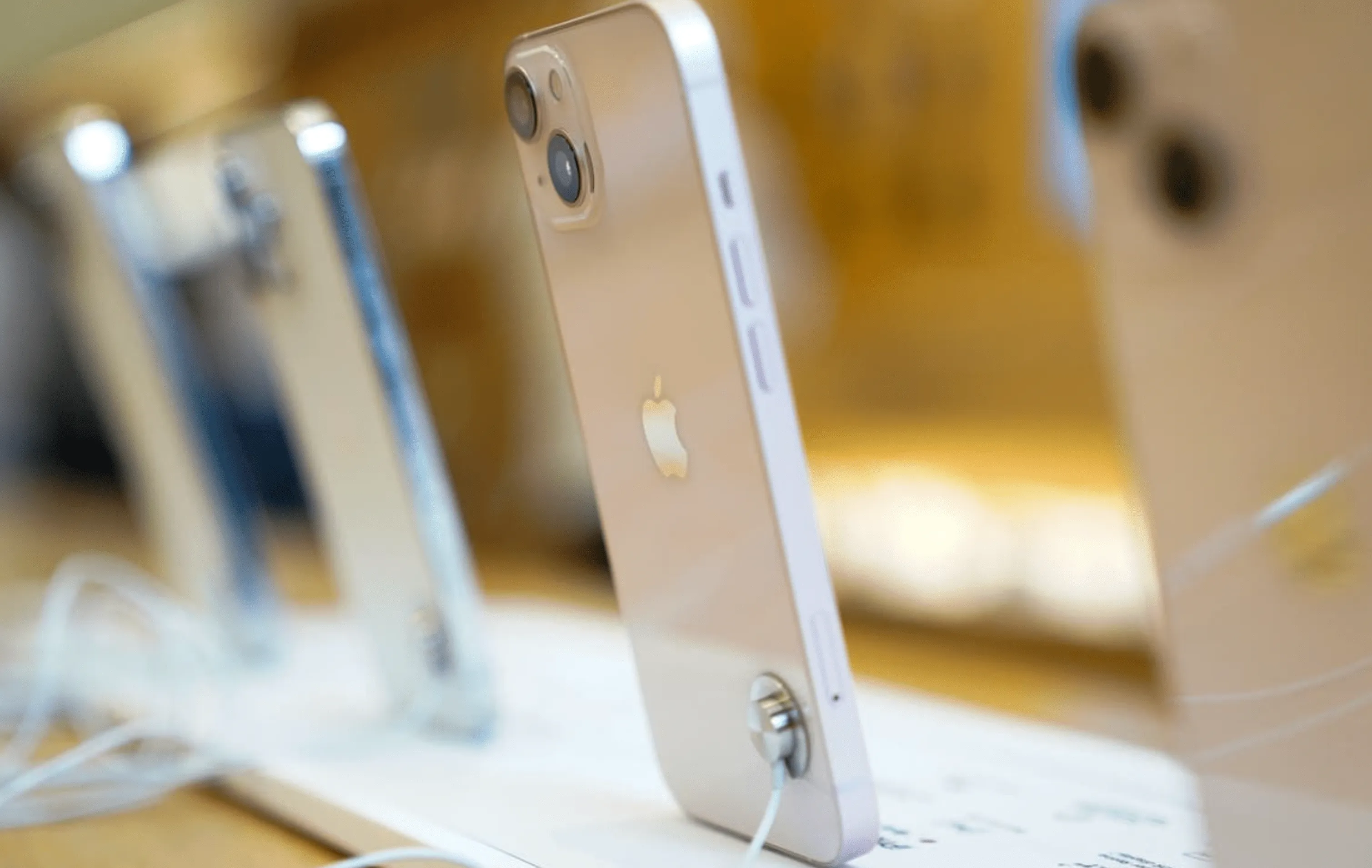 Report: Upcoming update to iOS will allow iPhones to receive contactless payments