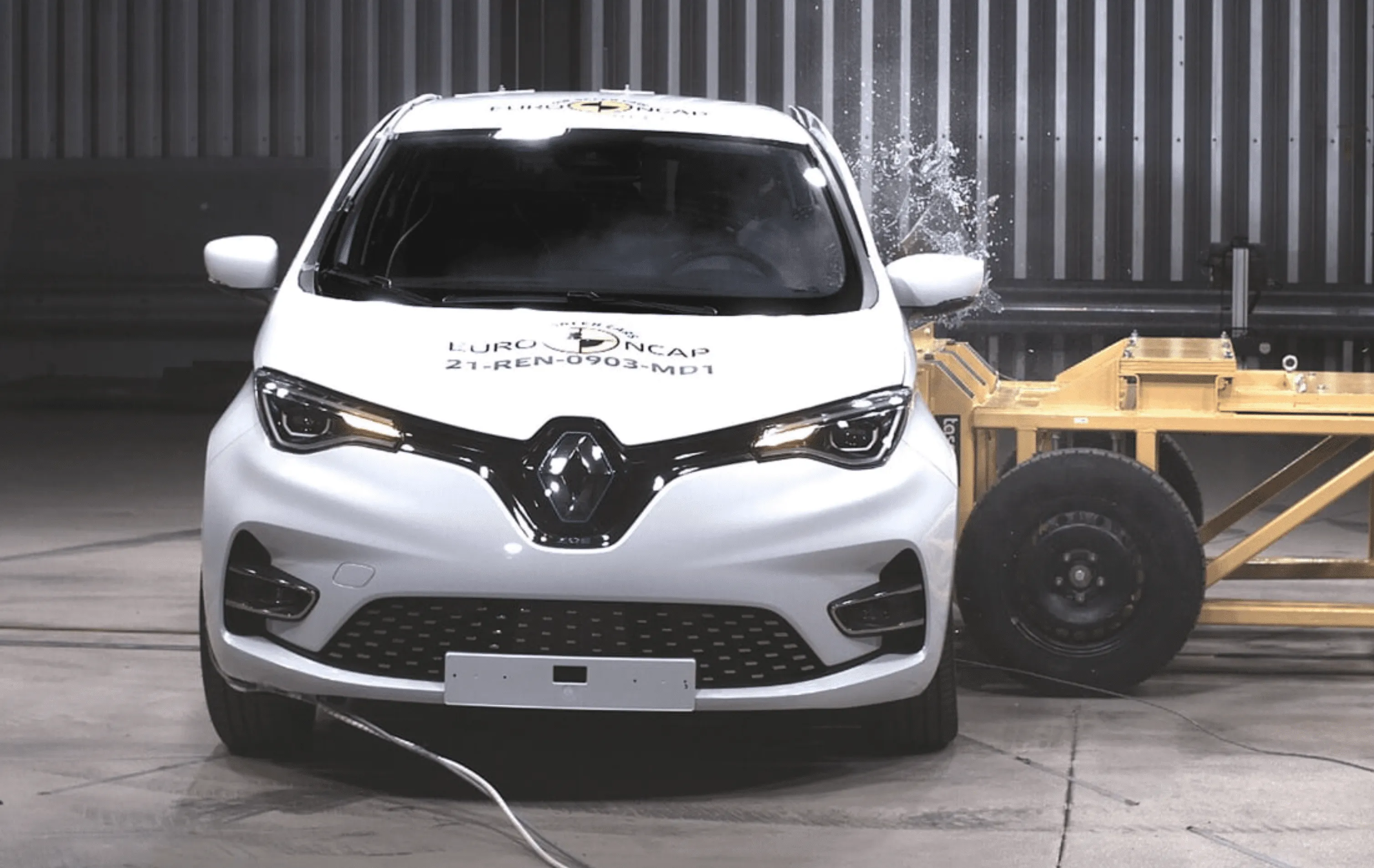 Euro NCAP crash test Renault Zoe, gets zero-star rating