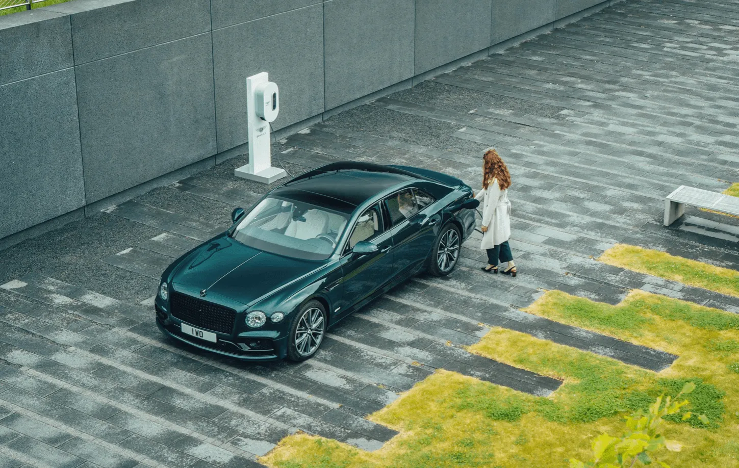 Bentley announces new hybrid version of the Flying Spur