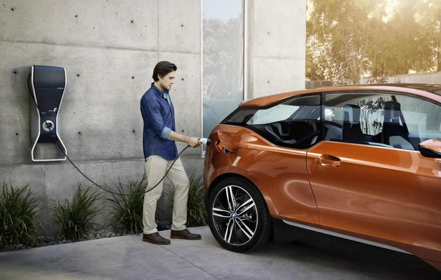 BMW launches new charging service in the UK