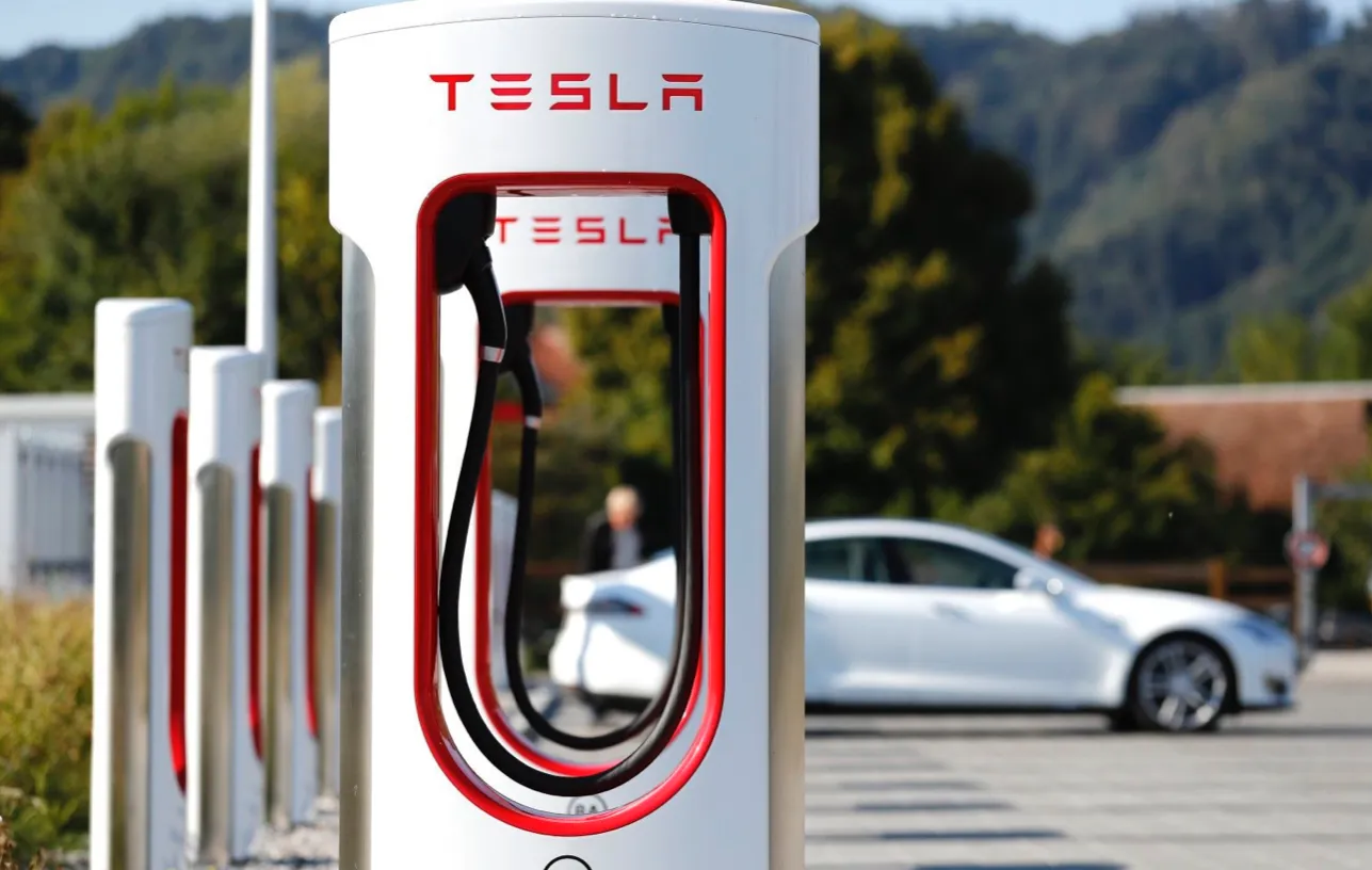 Tesla now has 20,000 chargers on the Supercharger network