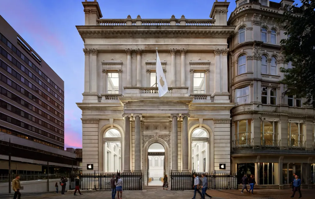As England enters the second lockdown, Apple Stores will close and only offer collection