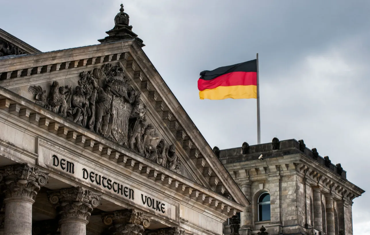 German government is still using Windows 7, now has to pay Microsoft for extended support