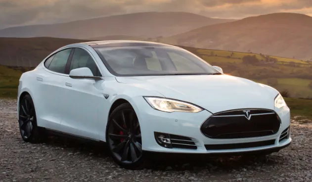 Tesla’s autopilot saves Uber driver from crash