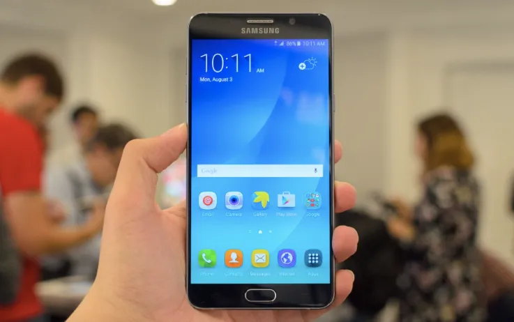 Samsung launches new Note 5