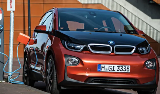 BMW is now paying i3 owners to charge at non-peak times