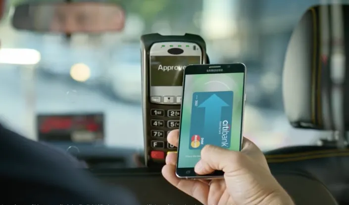 Samsung Pay now available on more phones, online retailers to accept in 2016