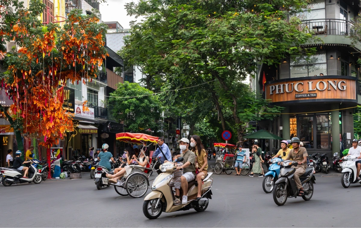 Hanoi motorbikes