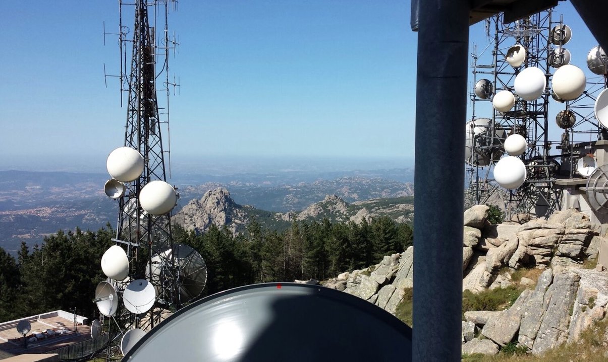 ICTP and CISAR use Ubiquiti airFiber and achieve 356mbps across 304km