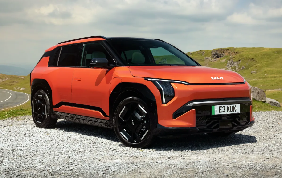 Orange Kia EV3