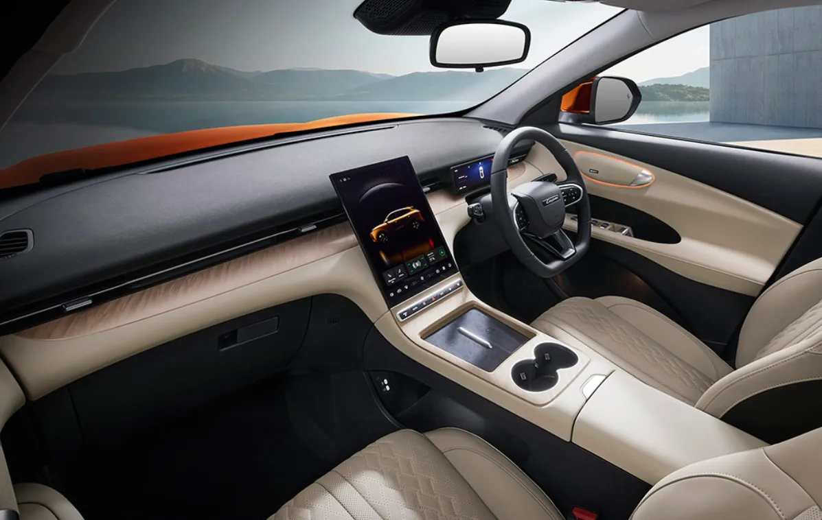 Lepas L6 Interior