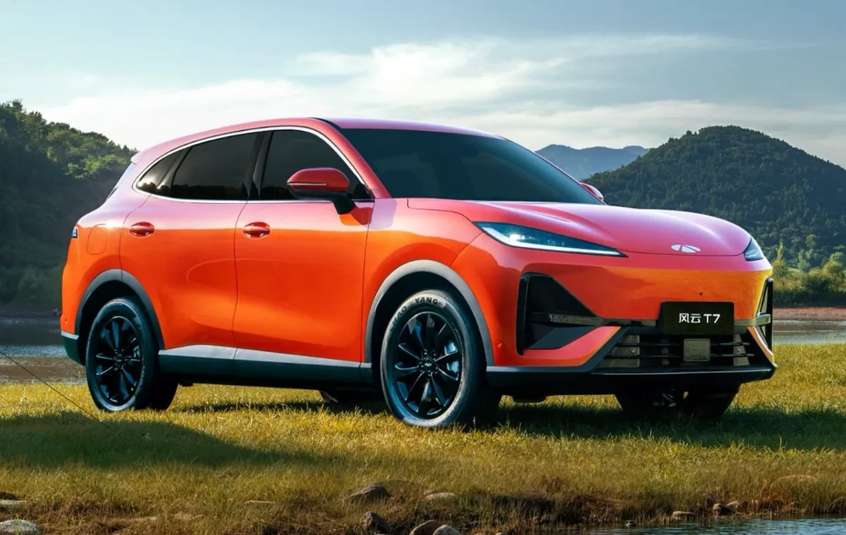 Lepas L6 / Chery Fulwin T7 in orange with black wheels