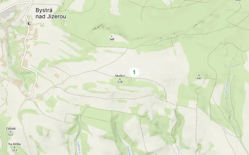 Mapa oblasti s obcí Bystrá nad Jizerou a okolními kopci, jako je Skalnice a Tehník.