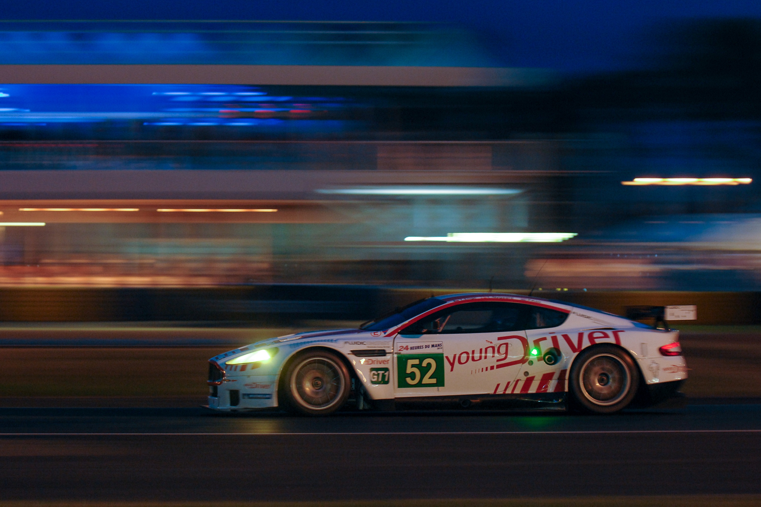 Aston Martin DBR9 106 LeMans