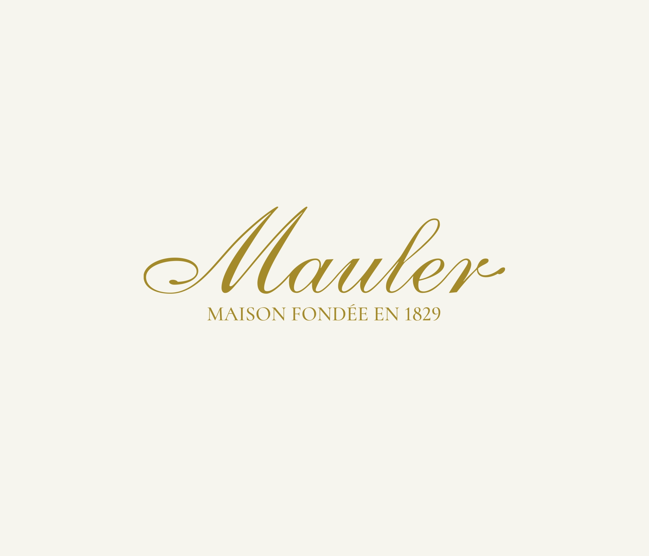 Logo doré avec le texte Mauler, maison fondée en 1829 sur fond beige clair.