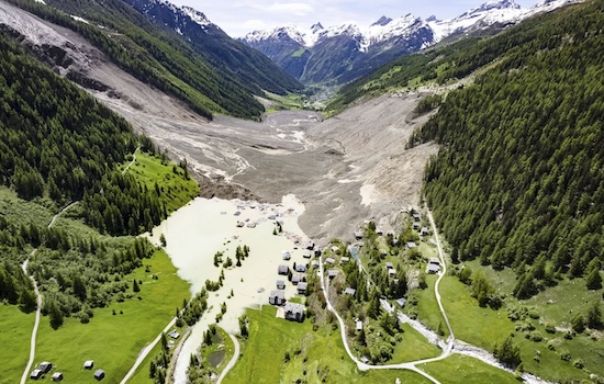photo aérienne de l'effondrement du glacier du Birch en Suisse