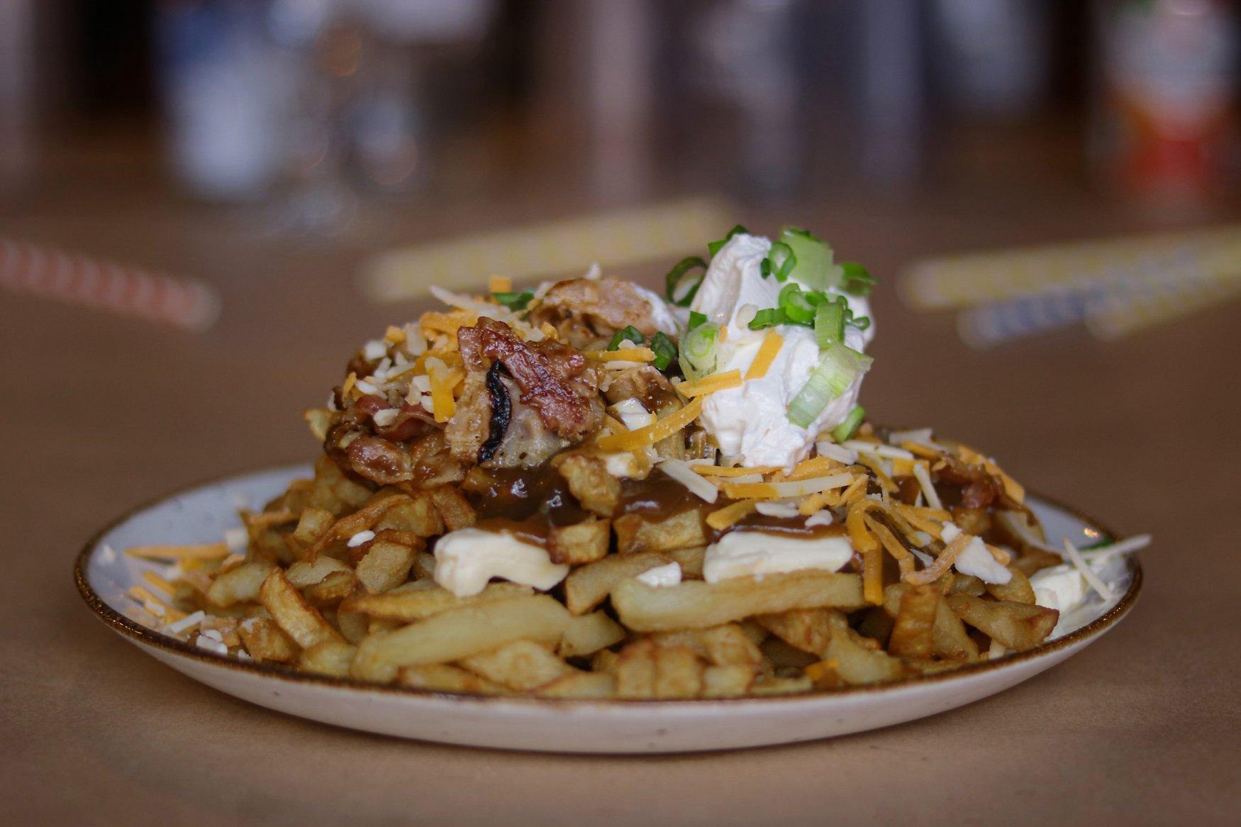 A photograph of poutine.