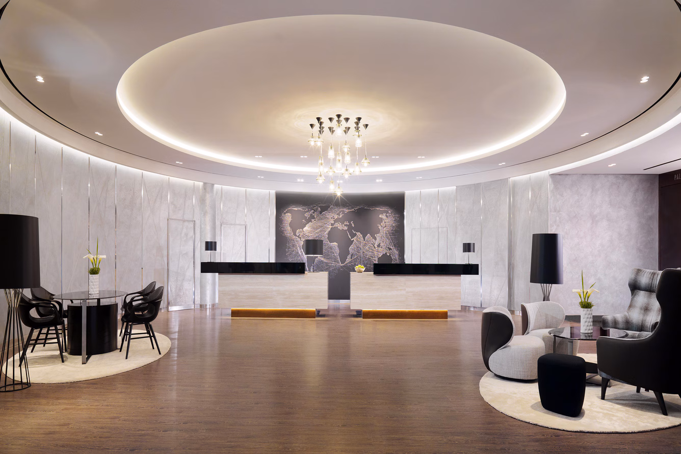 Elegante Lobby im Le Méridien Hamburg – Location für das Business Vertrieb Event 2025.