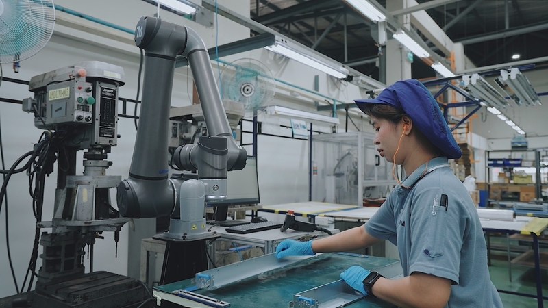 AI Robots Boost Production