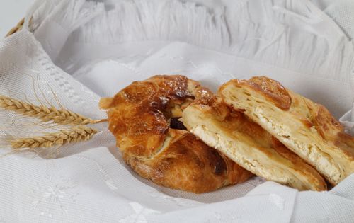 Plăcintă "Poale-n brâu" cu brânză