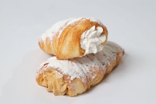 Rulouri umplute cu cremă de cofetărie sau cu cremă de vanilie