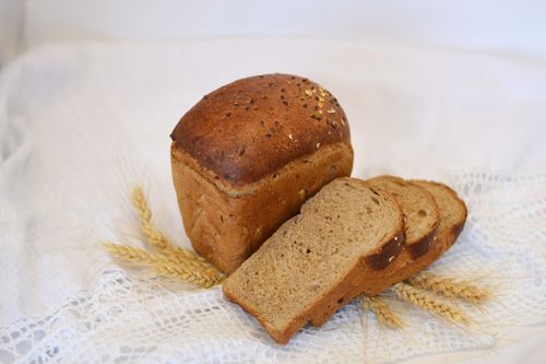 Pâine din făină integrală cu semințe