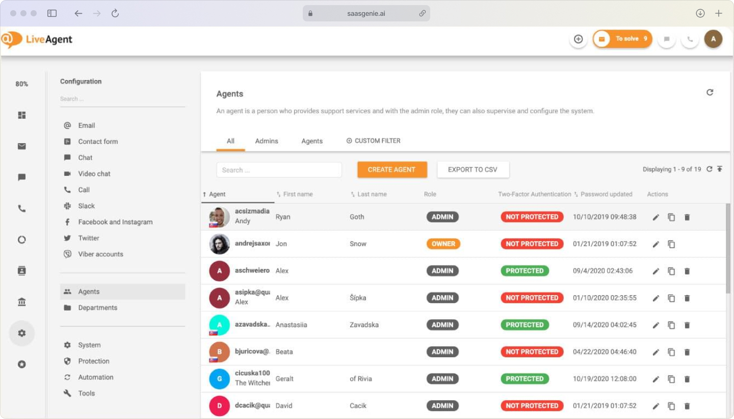 Screenshot of an AI copilot assisting a support agent by suggesting replies and providing customer context during a live chat.