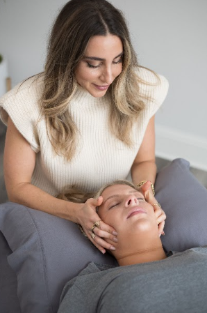 Patient receiving manual therapy from a physical therapist at a physical therapy clinic in Metairie, LA