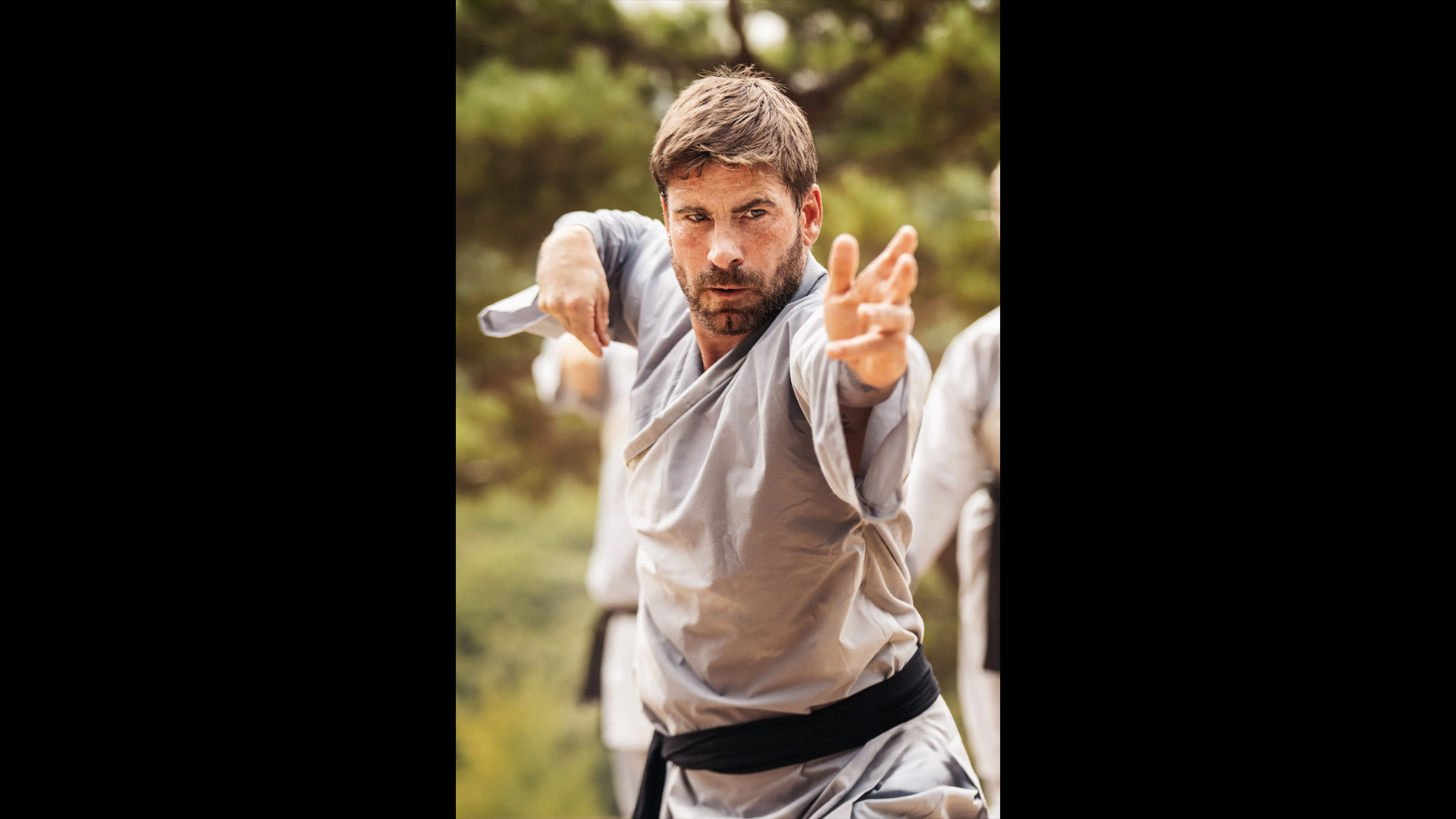 Kevin Janssens가 소림사 마스터에게 쿵푸 훈련을 받고 있는 모습 | Kevin Janssens receiving kung fu training from Shaolin masters