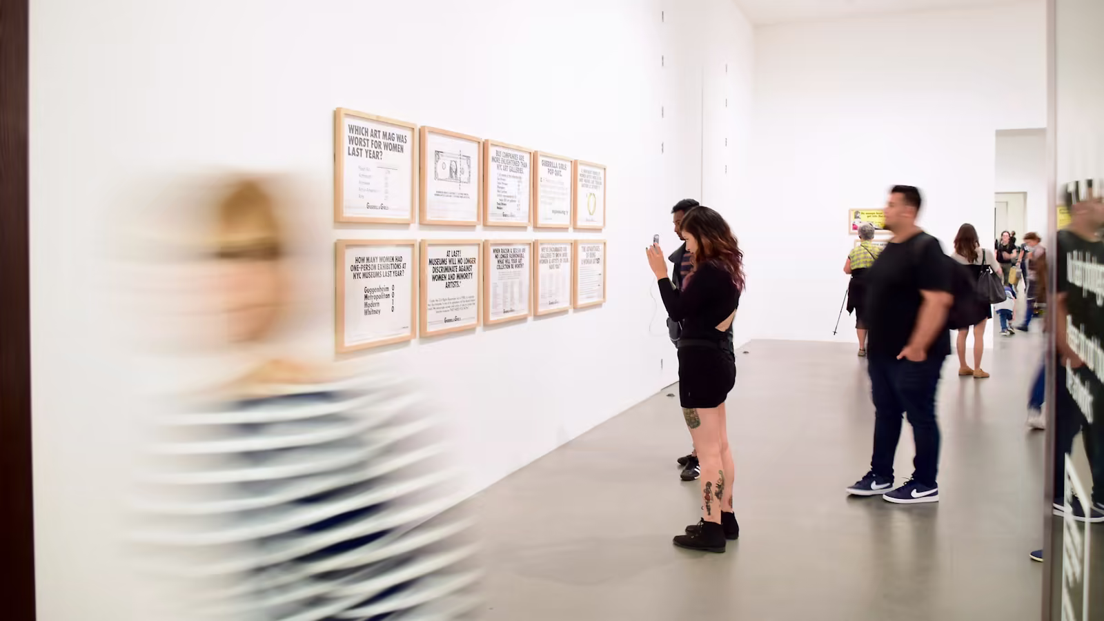 A dismantled exhibition with inventory, visitor orientation and conservation of pieces