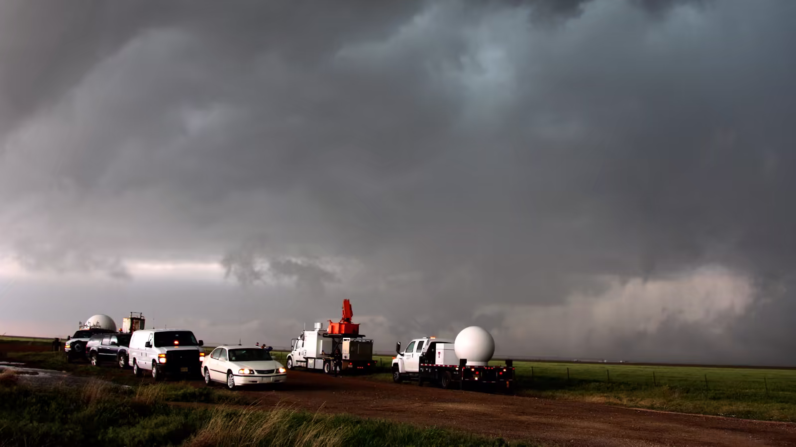 An observatory comparing measurements to seasonal cycles