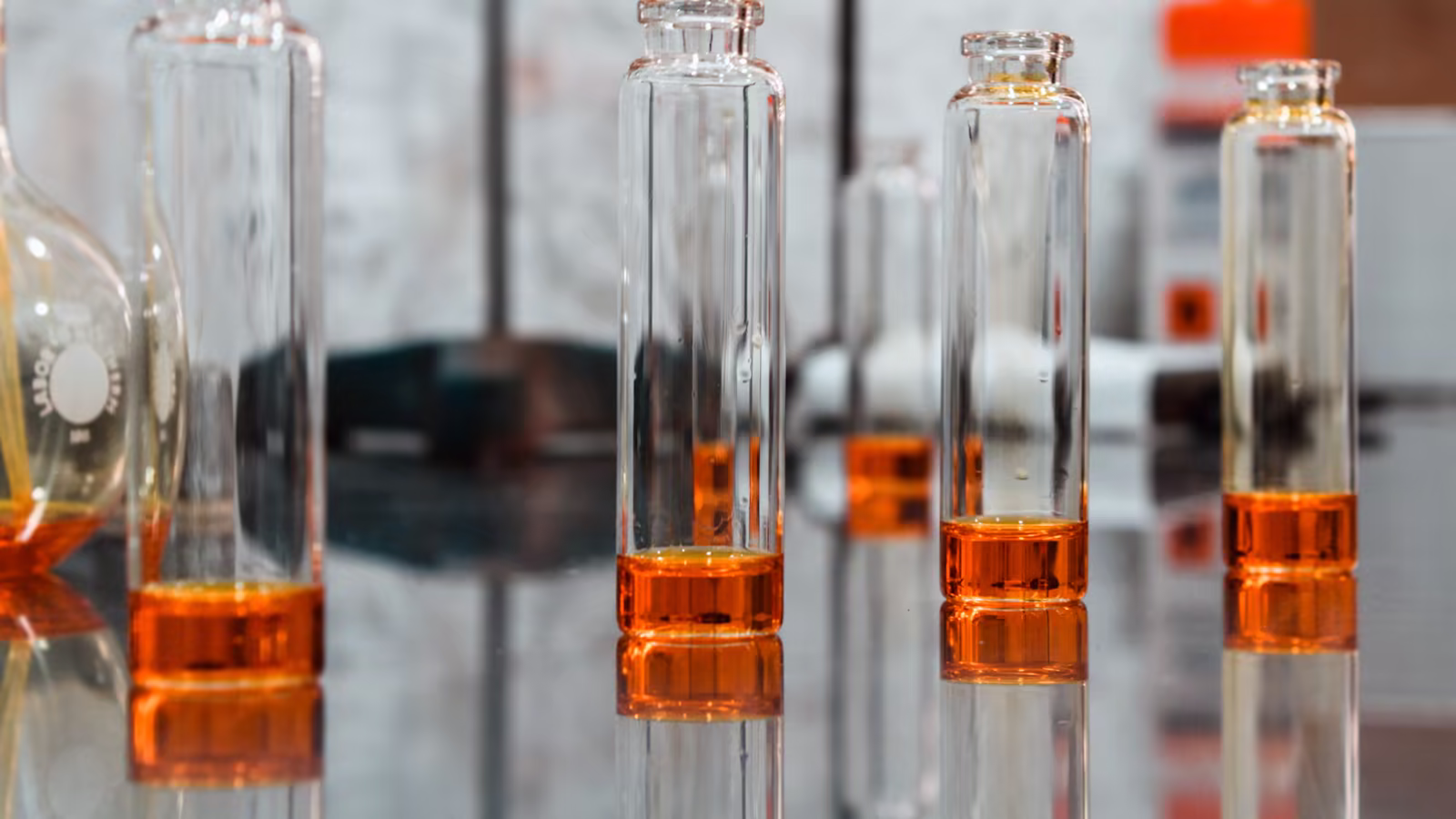 Artificial samples compared to reference materials