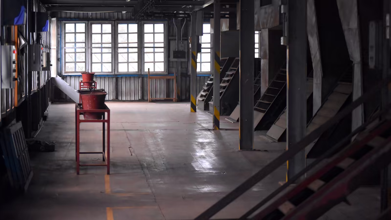 A conveyor line with buffer zones and rework control