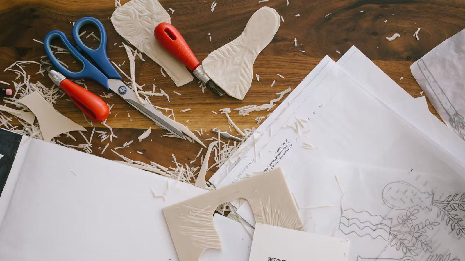 An illustration workshop composed of coherent shapes and scenes