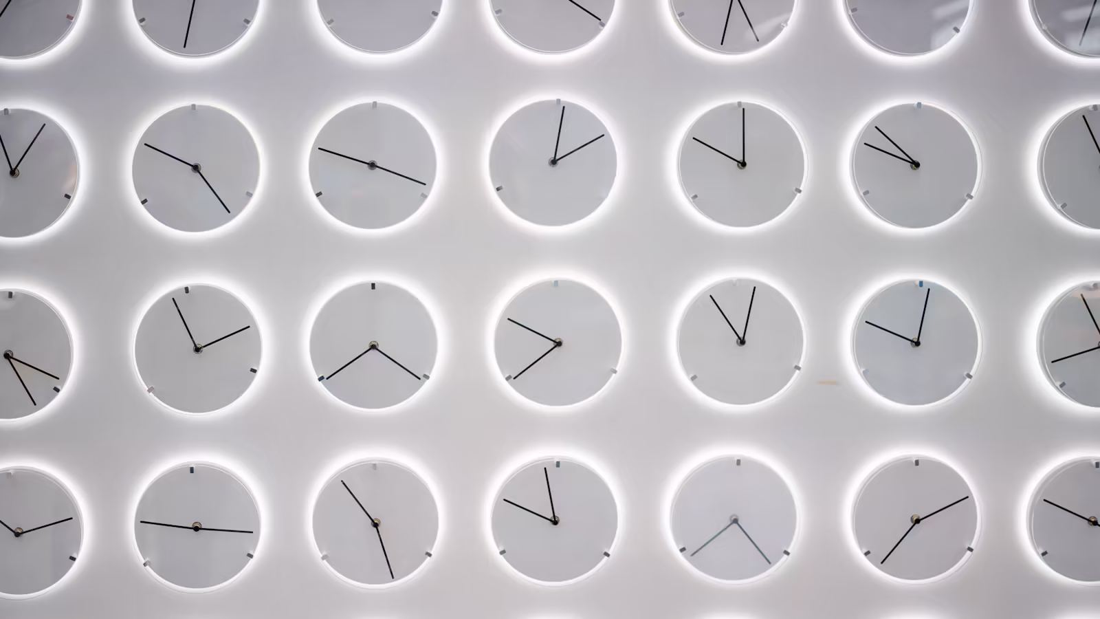 A logistical table linking universal times and local times